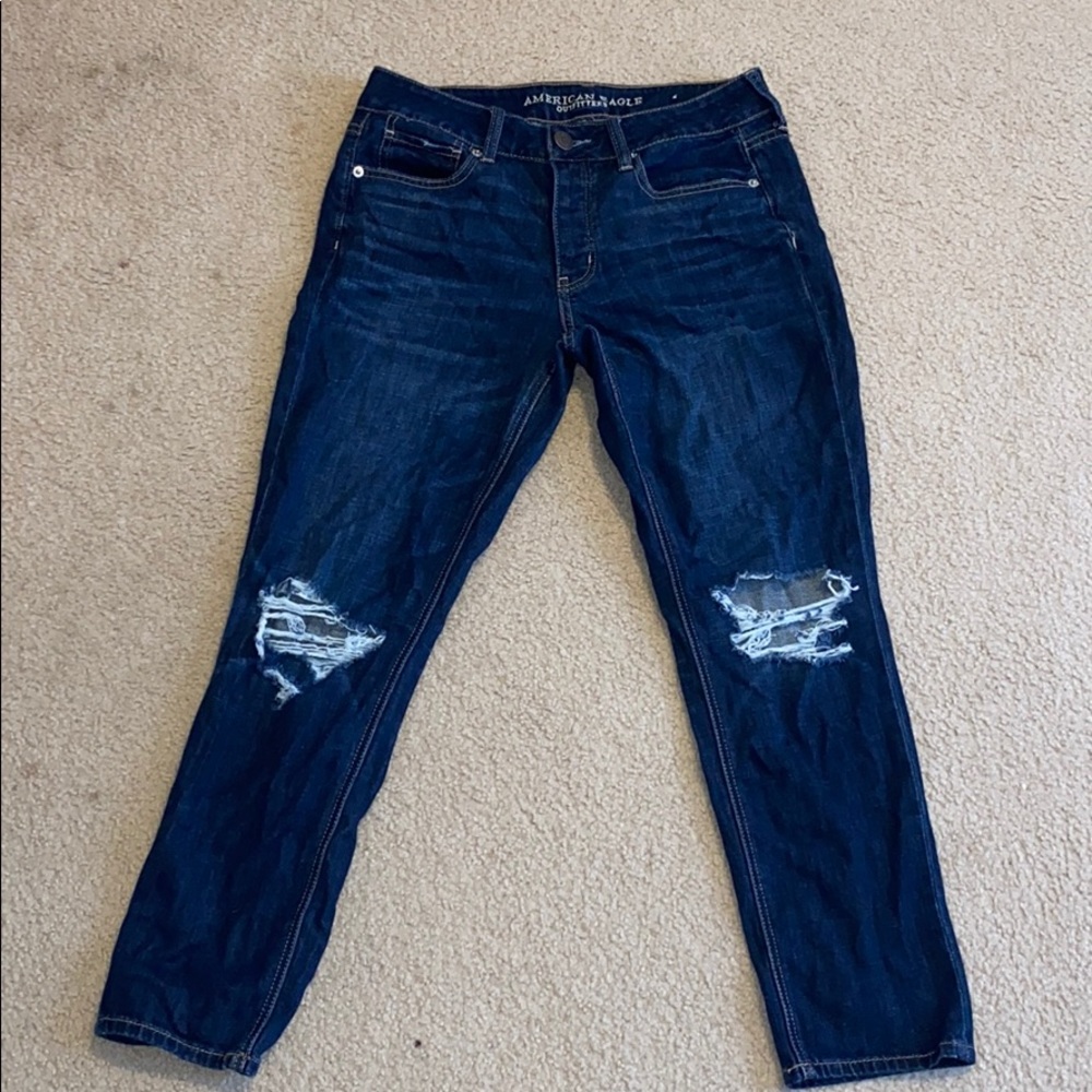 American Eagle short ripped jeans